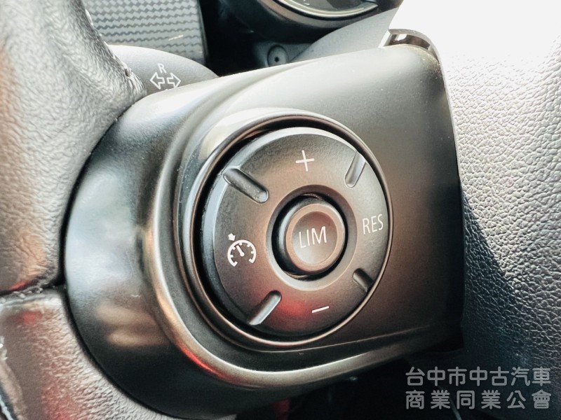 2015年款（2014年底出廠）全新改款 MINI Cooper 1.5T汽油渦輪 5門Hatch