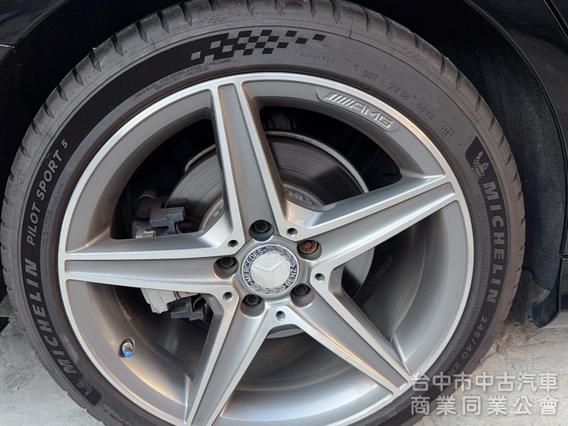 2015 C300 原版 認證 AMG 氣氛燈 柏林之音 安卓機 全景天窗 里程 10.9萬