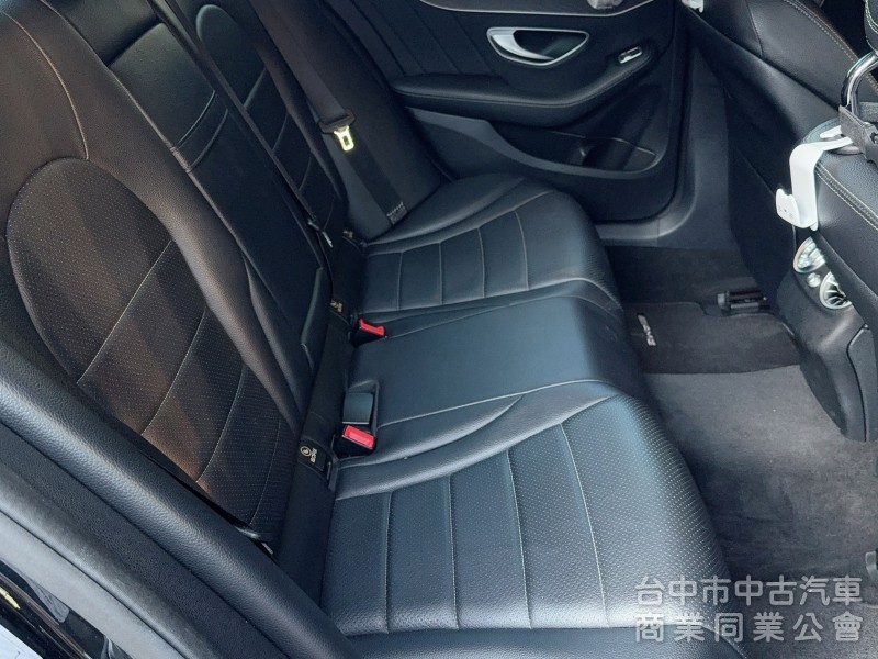 2015 C300 原版 認證 AMG 氣氛燈 柏林之音 安卓機 全景天窗 里程 10.9萬