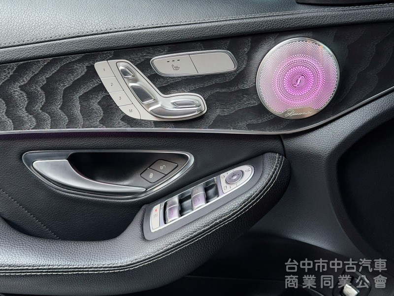 2015 C300 原版 認證 AMG 氣氛燈 柏林之音 安卓機 全景天窗 里程 10.9萬