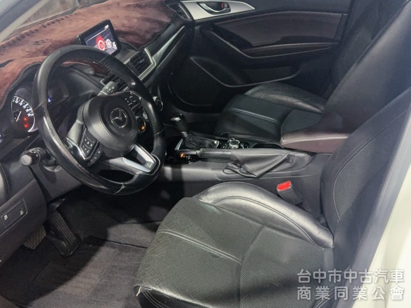 2018 MAZDA3 原版 認證 里程8萬6 免鑰匙 摸門 盲點