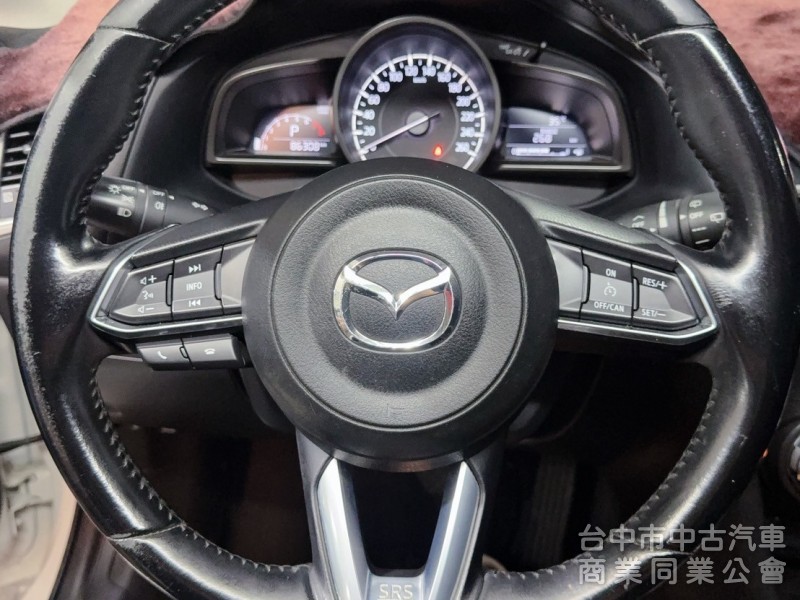 2018 MAZDA3 原版 認證 里程8萬6 免鑰匙 摸門 盲點