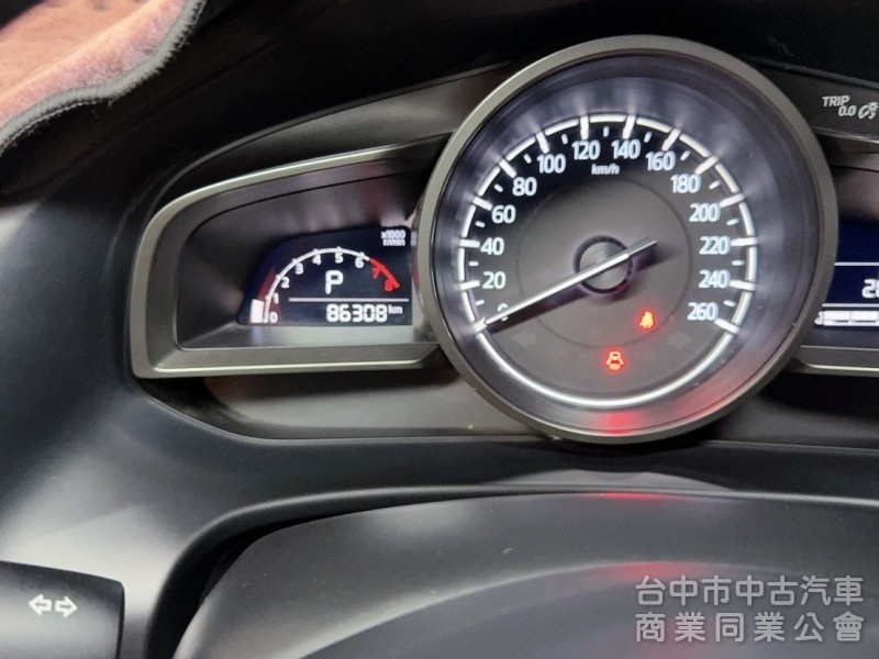 2018 MAZDA3 原版 認證 里程8萬6 免鑰匙 摸門 盲點