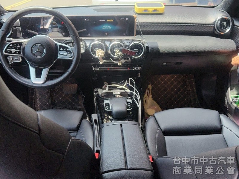 2018 BENZ A200 原版 認證  里程 8.5萬