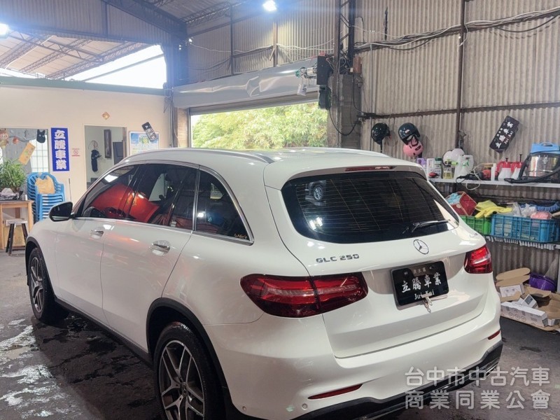 2017 原版 認證 AMG 氣氛燈  全景天窗 里程 9.2萬 總代理 360環景 電尾門 