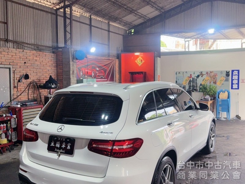 2017 原版 認證 AMG 氣氛燈  全景天窗 里程 9.2萬 總代理 360環景 電尾門 