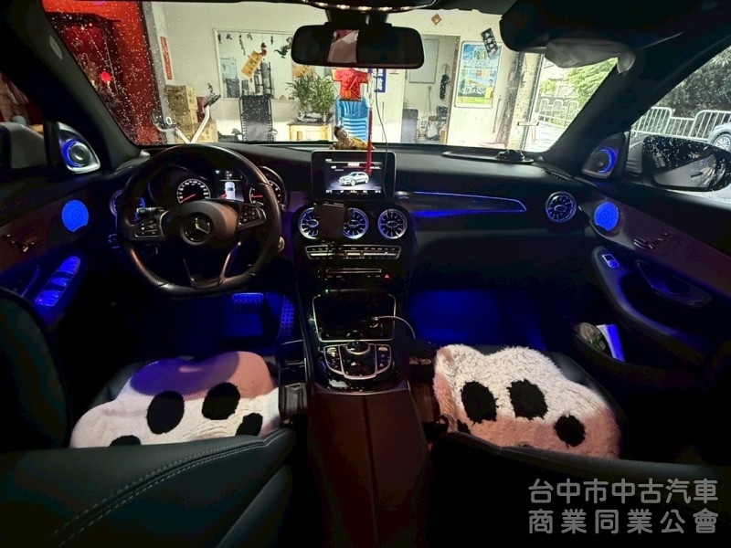 2017 原版 認證 AMG 氣氛燈  全景天窗 里程 9.2萬 總代理 360環景 電尾門 