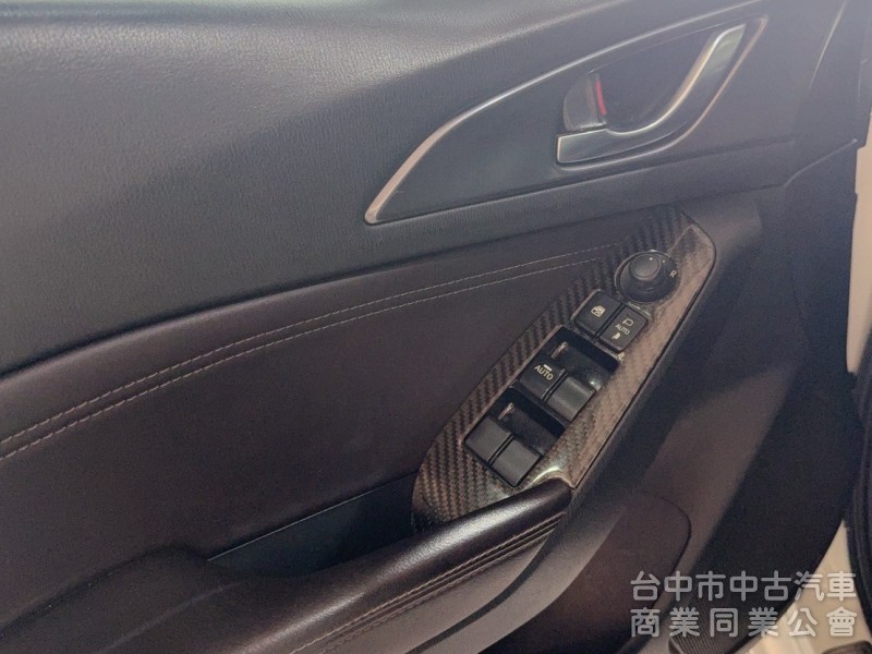 2016 MAZDA3 HUD 原版認證 盲點 LED頭燈 導航 免鑰匙