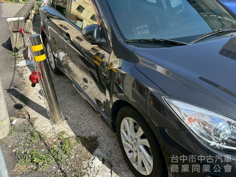 2013 MAZDA3 2.0 原版件 免鑰匙 天窗頂級款 雙區恆溫 安卓機