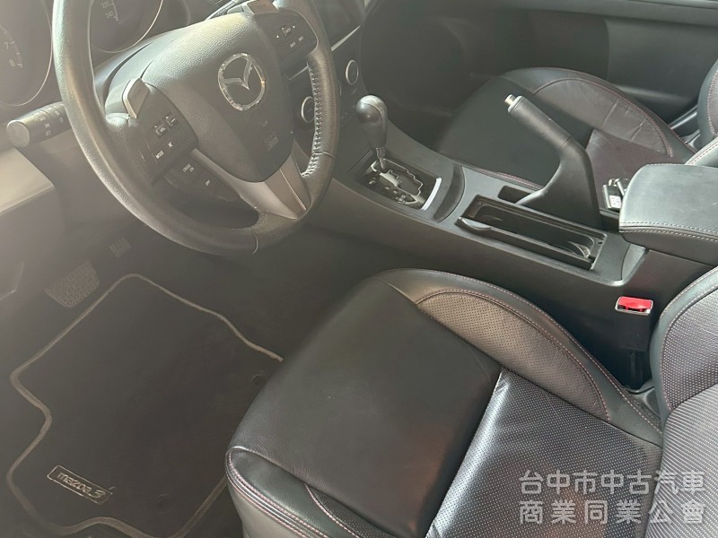 2013 MAZDA3 2.0 原版件 免鑰匙 天窗頂級款 雙區恆溫 安卓機