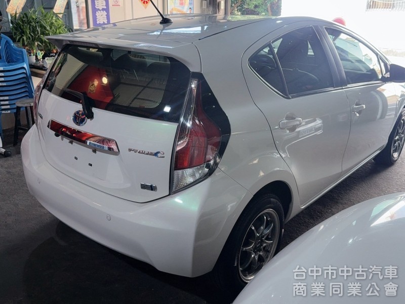 TOYOTA  PRIUS C 2016