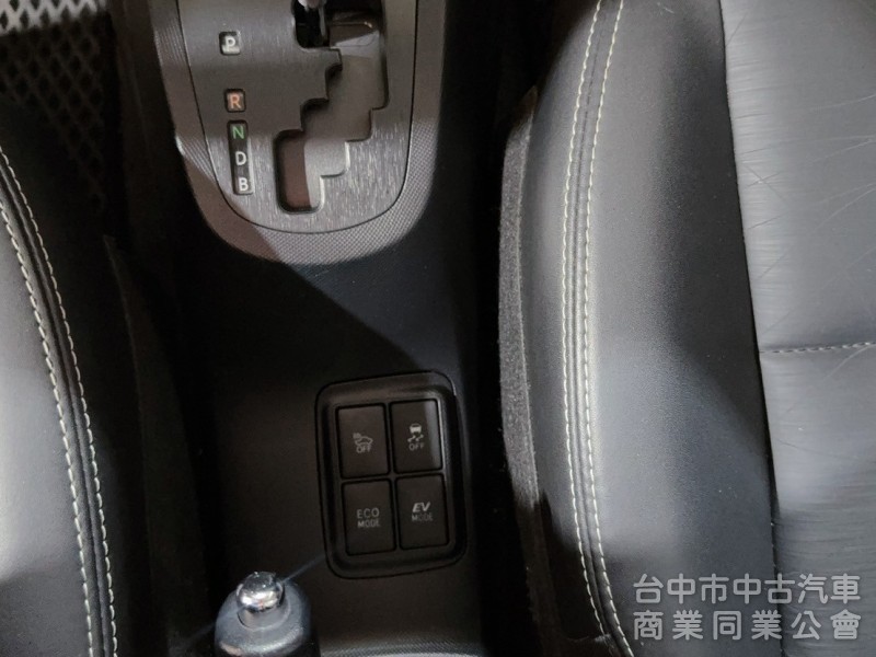 TOYOTA  PRIUS C 2016
