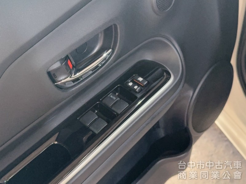 TOYOTA  PRIUS C 2016
