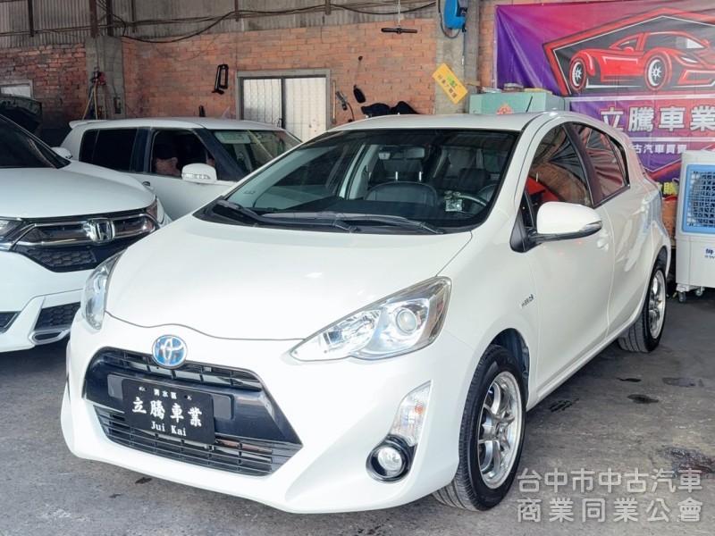 TOYOTA  PRIUS C 2016
