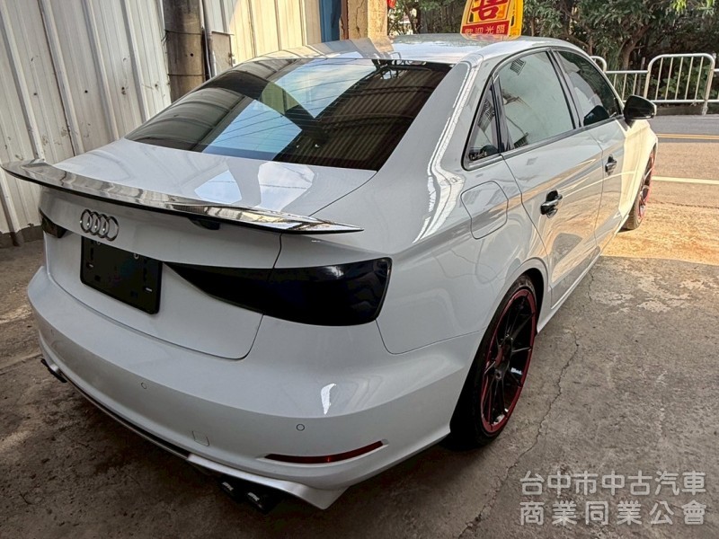 2015 AUDI