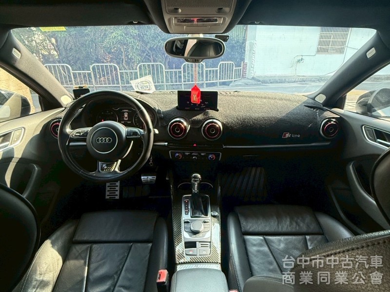 2015 AUDI