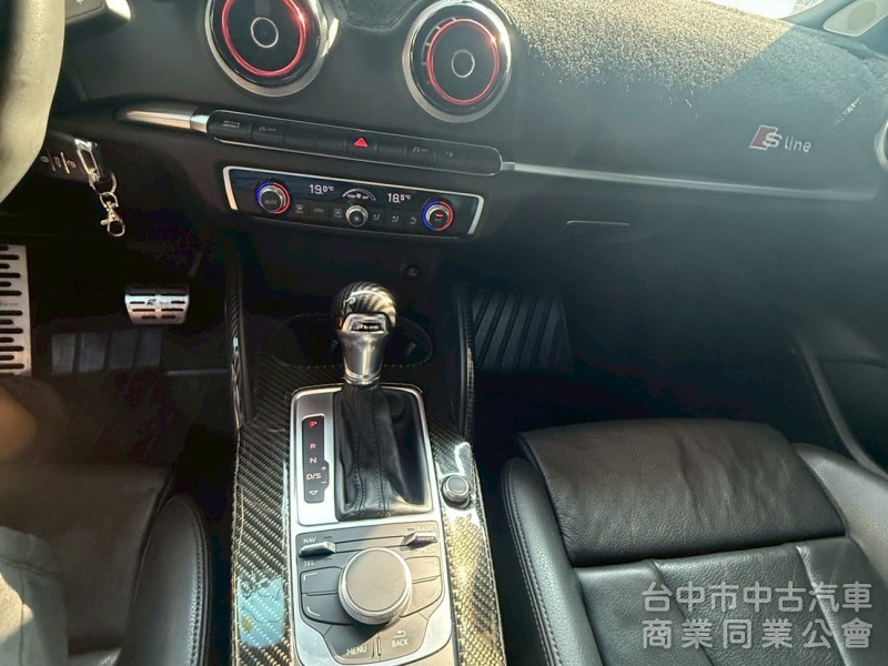 2015 AUDI