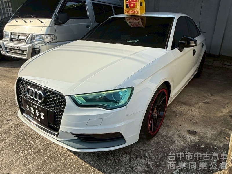 2015 AUDI