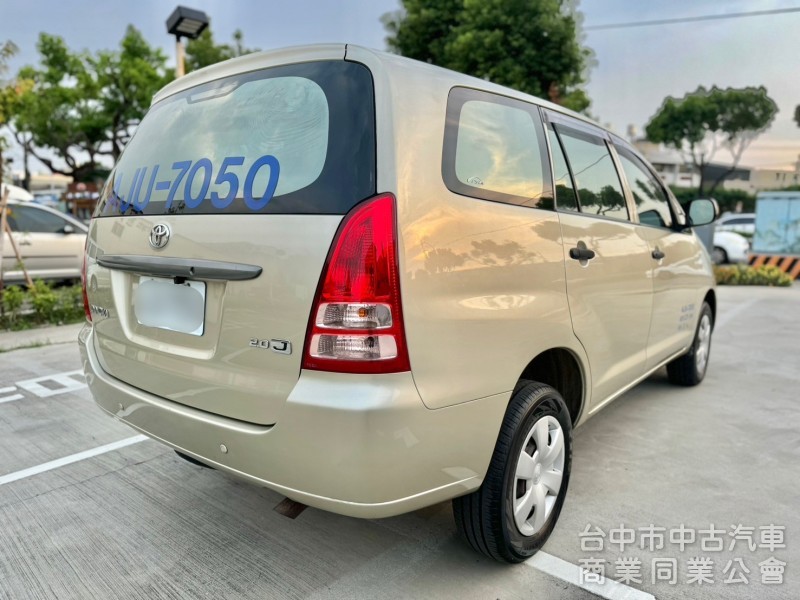 2013 TOYOTA INNOVA 2.0自排 一手車 全車原鈑件 客貨