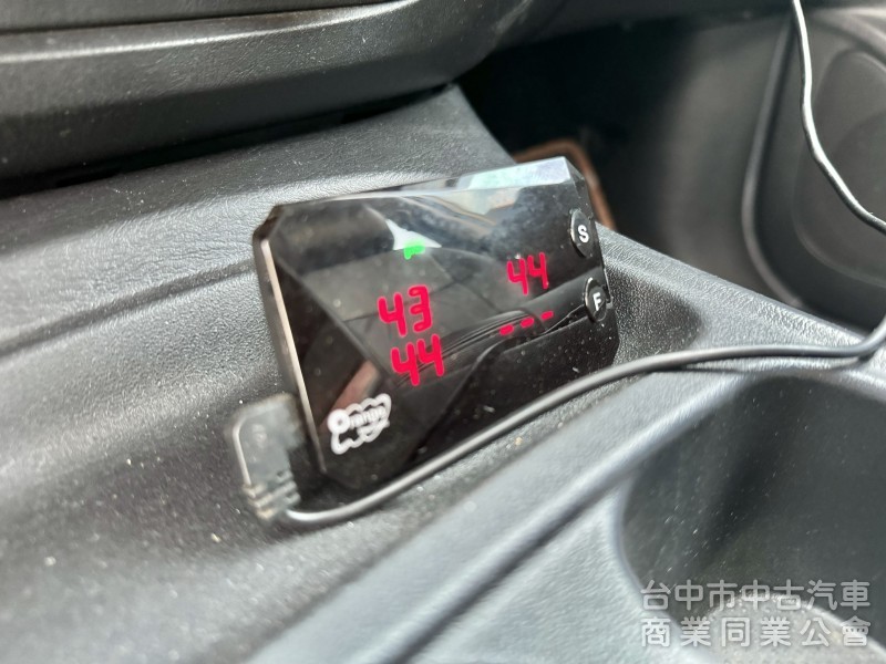 2013 TOYOTA INNOVA 2.0自排 一手車 全車原鈑件 客貨
