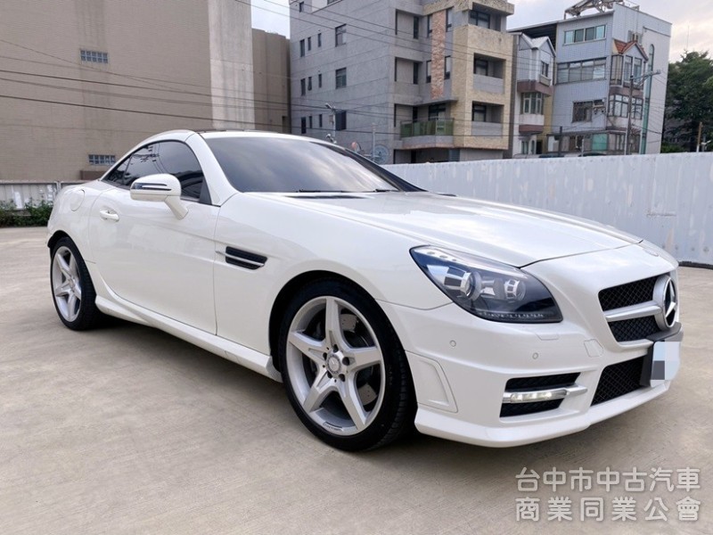 硬頂轎跑敞篷 總代理AMG豪華版 玻璃頂套件 防風導流板 AMG平底方向盤 HK音響