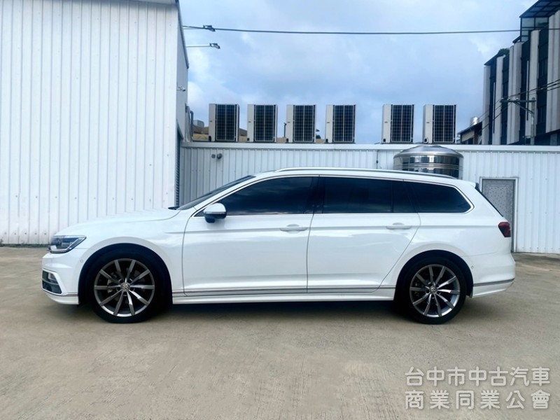 2019式 Passat Variant 330 R Line 超低里程 冷熱通風/按摩座椅 全景天窗 ACC自動跟車