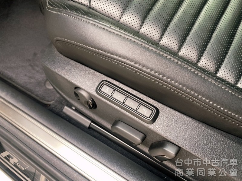 2019式 Passat Variant 330 R Line 超低里程 冷熱通風/按摩座椅 全景天窗 ACC自動跟車