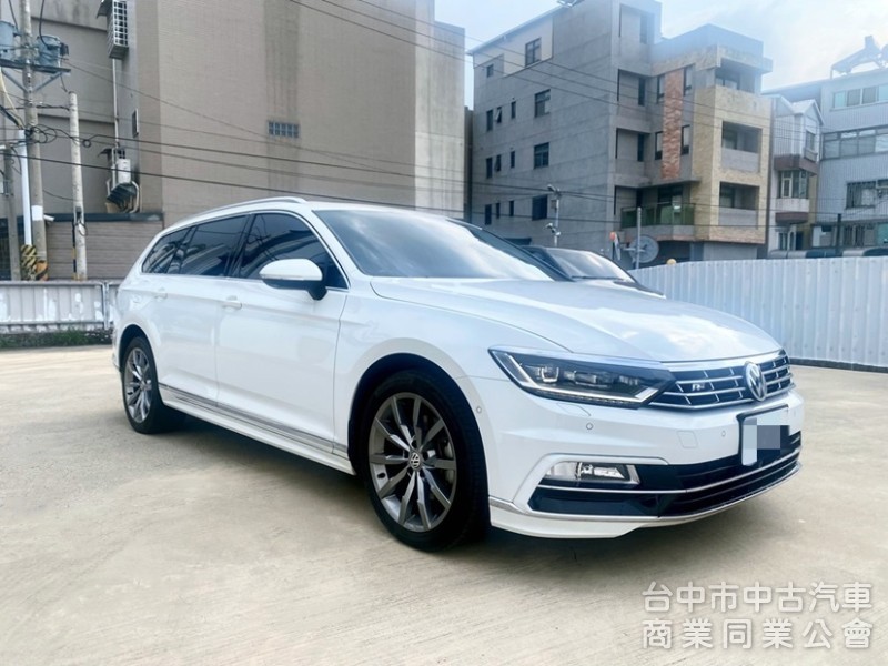 2019式 Passat Variant 330 R Line 超低里程 冷熱通風/按摩座椅 全景天窗 ACC自動跟車