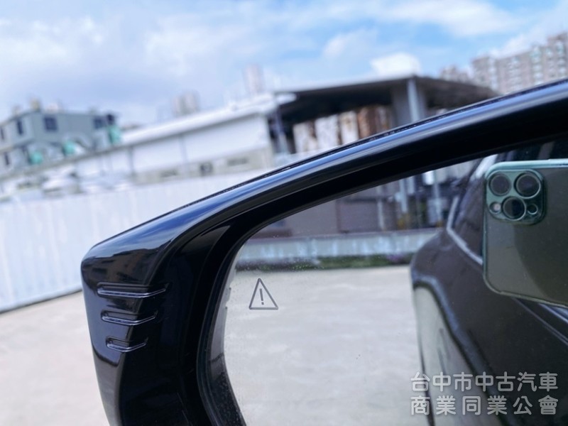 2022 Air增程版 續航高達560km！12.3吋全景曲面寬螢幕 遙控智慧停車輔助 全車原廠保固中！