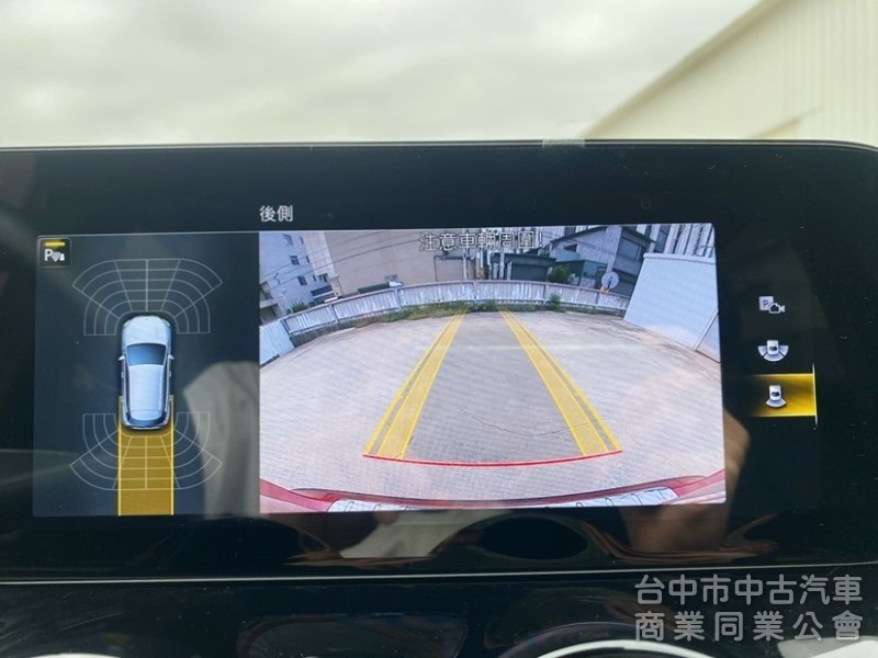 2022式 Benz GLA180 豪華版 全新大改款 23P全智慧駕駛 雙前電動椅 64氣氛燈 原廠保固中！