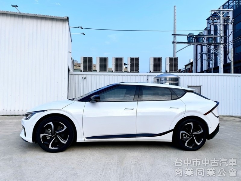 2022式 GT Line LR 增程特仕版 續航高達560km！電動天窗 20吋鋁圈 原廠保固至2027