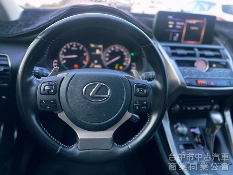 2021 NX200 全新改款運動版 超低里程 僅跑2萬 完全新車車況！選配360環景 電子式後視鏡