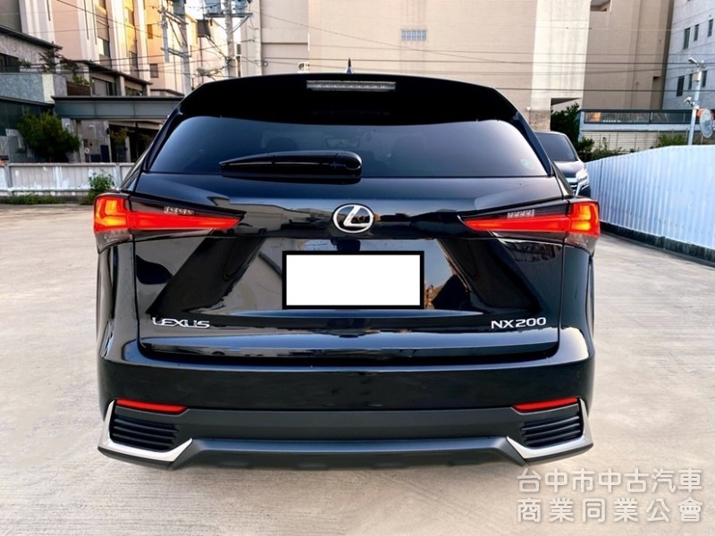 2021 NX200 全新改款運動版 超低里程 僅跑2萬 完全新車車況！選配360環景 電子式後視鏡