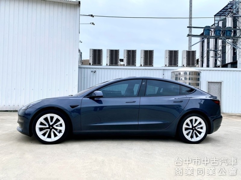 2022 LR 長程版 低里程 新式AMD晶片系統 新式CCS2 全車零件原廠保固中！