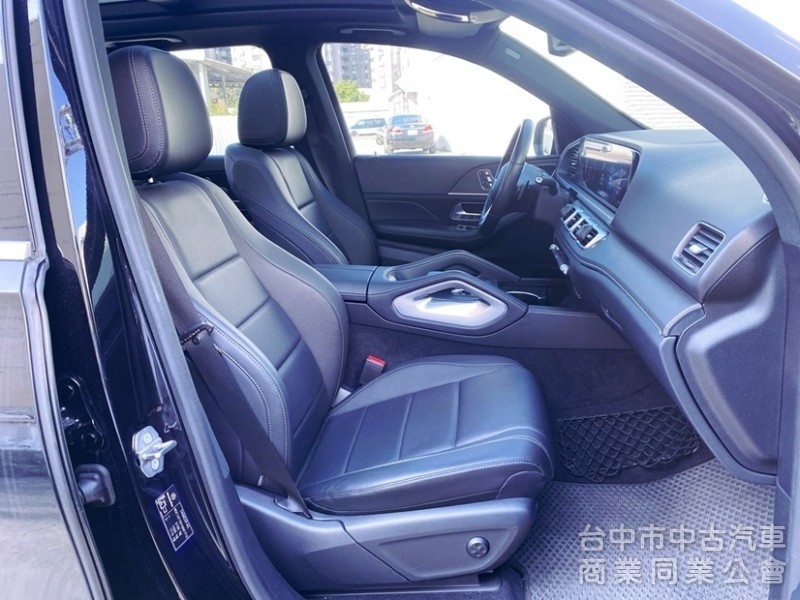 GLE450 4Matic 台灣賓士總代理 全程原廠保養 選配7人座 全套23P智慧駕駛 全景玻璃天窗