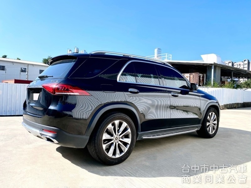 GLE450 4Matic 台灣賓士總代理 全程原廠保養 選配7人座 全套23P智慧駕駛 全景玻璃天窗