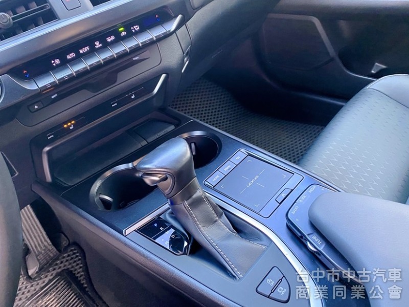 菁英Plus版 一手低里程 原漆原鈑件 免鑰匙摸門啟動 Level 2全智慧駕駛 CarPlay