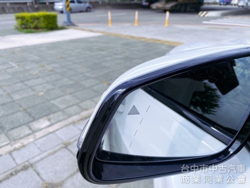一手女用低里程 M Sport套件 全數位虛擬座艙 跑車化座椅 HK音響 手機數位鑰匙