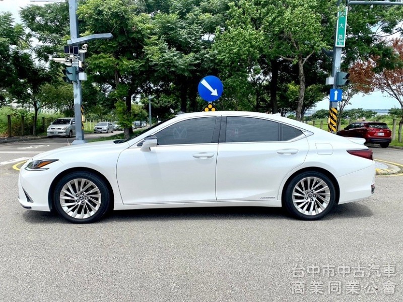 2020式 ES300h 旗艦版 全新第七代大改款 全速域自動跟車 車道維持置中 MK音響 360環景 抬頭顯示