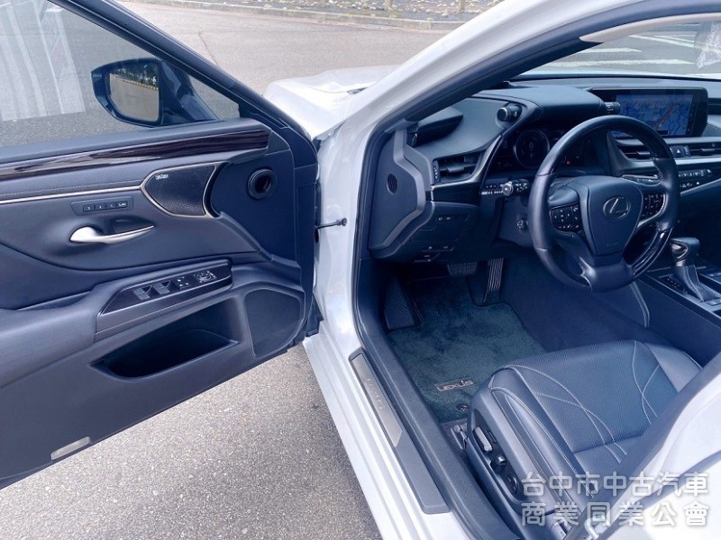 2020式 ES300h 旗艦版 全新第七代大改款 全速域自動跟車 車道維持置中 MK音響 360環景 抬頭顯示