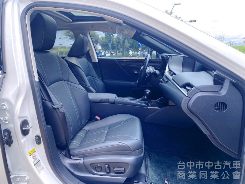 2020式 ES300h 旗艦版 全新第七代大改款 全速域自動跟車 車道維持置中 MK音響 360環景 抬頭顯示