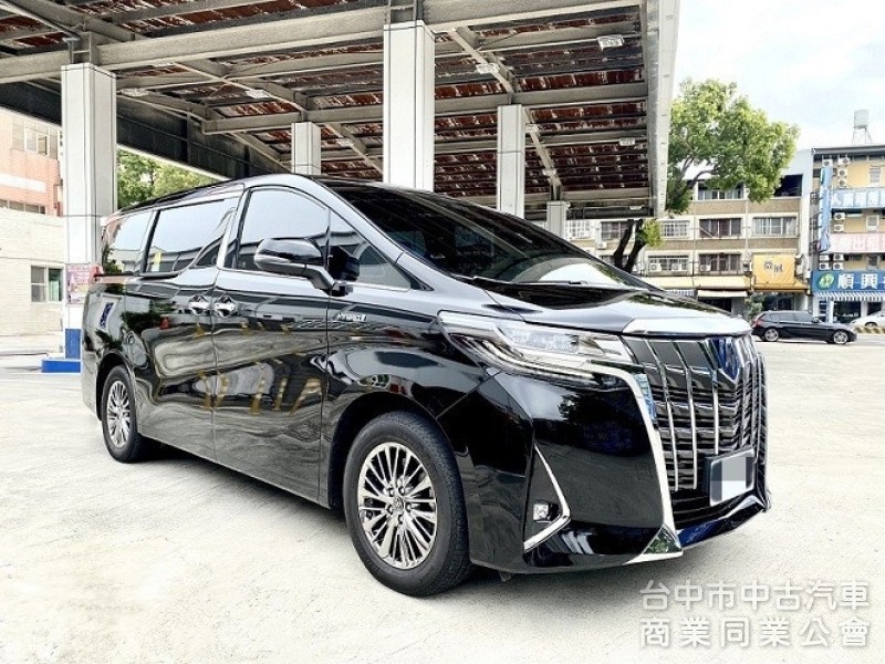 新價格！低里程 僅跑3萬 原漆原鈑件！四條輪胎皆已換新 3萬保養已做好 後尾門升級一鍵啟動