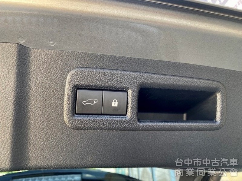 2020 NX300H 旗艦版 全新小改款 三眼式LED頭燈 全景天窗 冷熱通風座椅 CarPlay