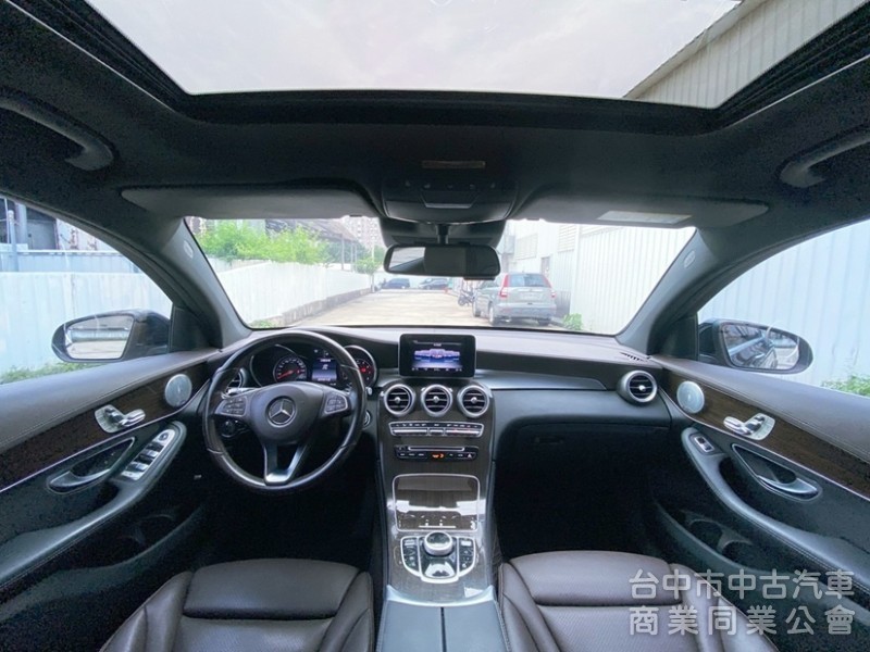 GLC250 Coupe 運動版 賓士總代理 AMG運動套件 選配23P自動跟車 柏林之音 車側踏板 360環景
