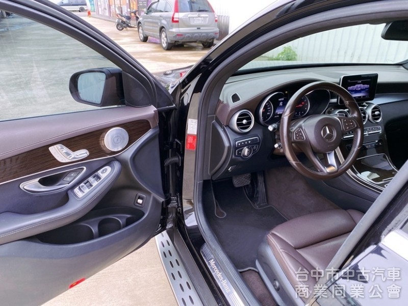 GLC250 Coupe 運動版 賓士總代理 AMG運動套件 選配23P自動跟車 柏林之音 車側踏板 360環景