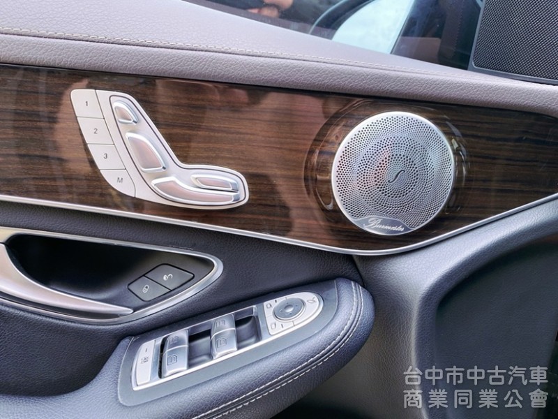 GLC250 Coupe 運動版 賓士總代理 AMG運動套件 選配23P自動跟車 柏林之音 車側踏板 360環景