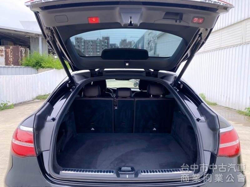 GLC250 Coupe 運動版 賓士總代理 AMG運動套件 選配23P自動跟車 柏林之音 車側踏板 360環景