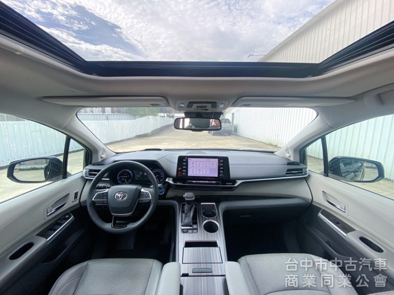 和泰總代理 全新第四代 SIENNA Hybrid 鉑金版 冷熱通風座椅 HUD抬頭顯示 全速域自動跟車