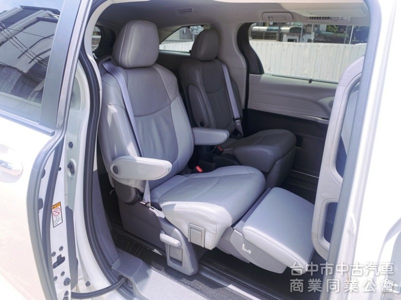 和泰總代理 全新第四代 SIENNA Hybrid 鉑金版 冷熱通風座椅 HUD抬頭顯示 全速域自動跟車