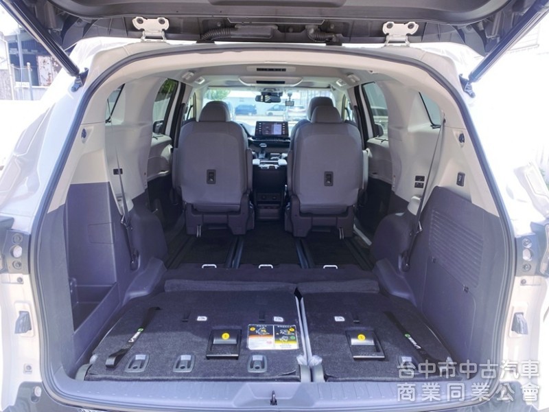 和泰總代理 全新第四代 SIENNA Hybrid 鉑金版 冷熱通風座椅 HUD抬頭顯示 全速域自動跟車